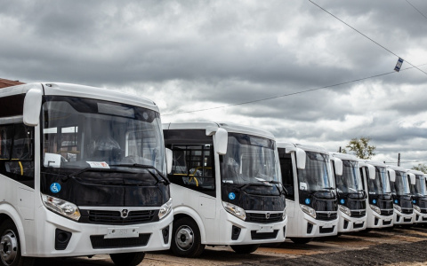 В Дзержинск привезли 20 новых автобусов