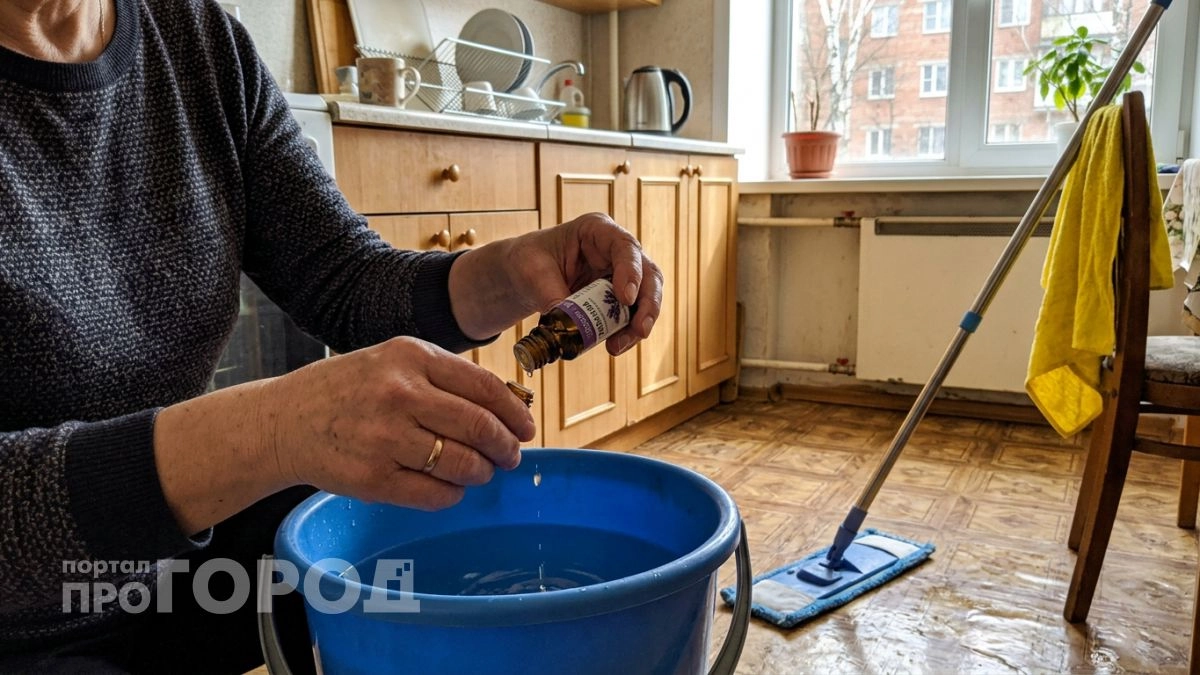 Одно средство в ведро — и запах чистоты держится в квартире всю неделю