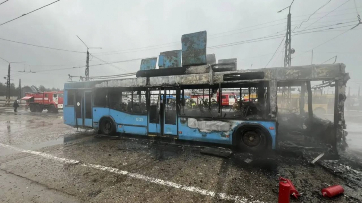 Пожар в депо, изменения в маршрутах и весенний призыв: главные новости за 7 апреля