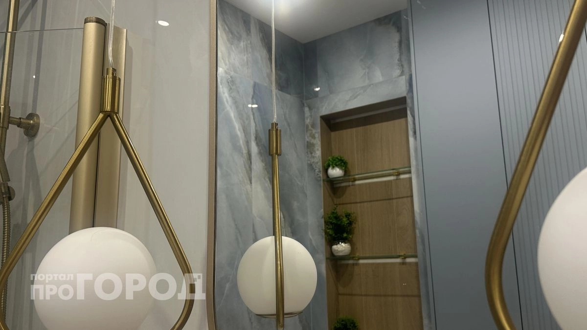 Забыла о конденсате на зеркале в ванной: этот простой состав держит стекло прозрачным даже после горячего душа