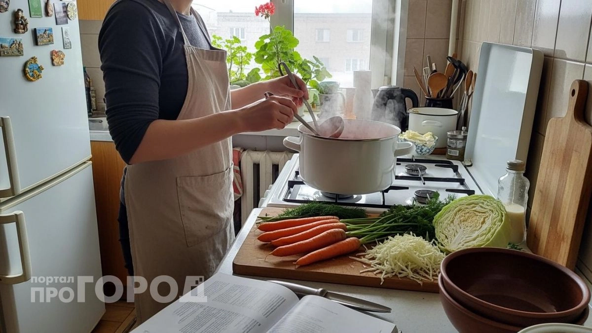 Перестаньте гадать с последовательностью закладки ингредиентов в щи: запомните простое правило для идеального вкуса