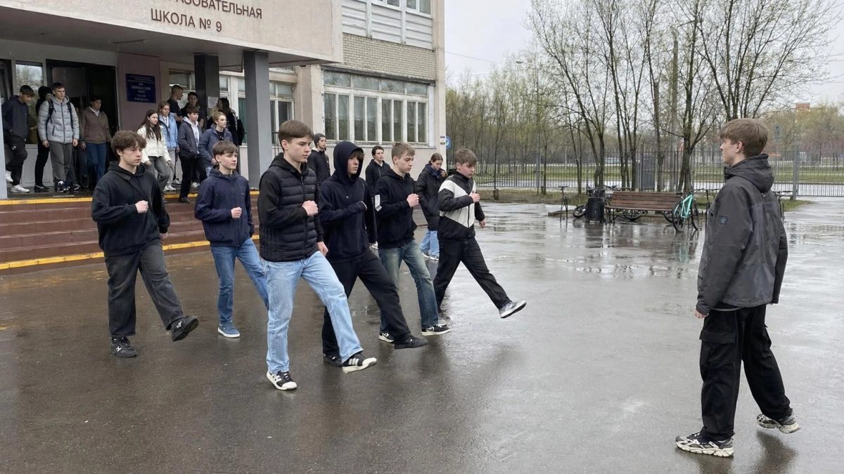 Из-за непогоды репетиция парада в Дзержинске переехала в школу