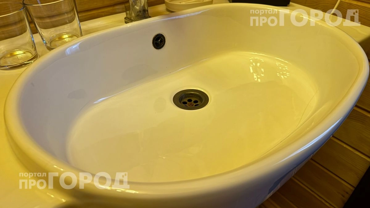 Больше не трачу деньги на химию: достаточно смешать 4 продукта с кухни и засор в трубе исчезает мгновенно