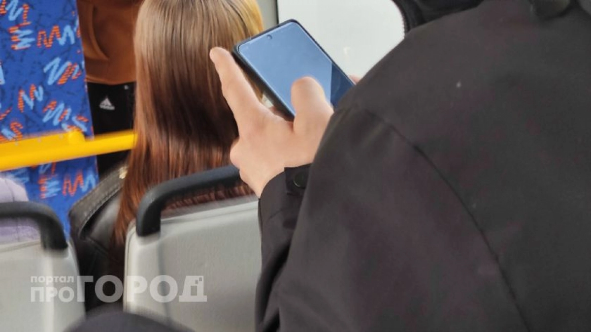 Дзержинец передал мошенникам почти 2 миллиона рублей, забрав их у других людей