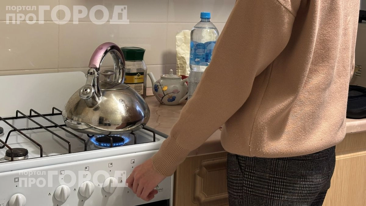Пустили в дом лжегазовщика и лишились всех накоплений: три кодовые фразы мошенников для защиты кошелька