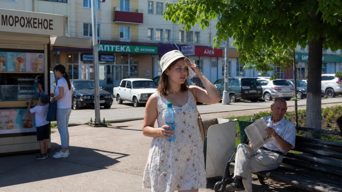 Небольшой дождь и жаркую погоду пообещали синоптики дзержинцам в пятницу