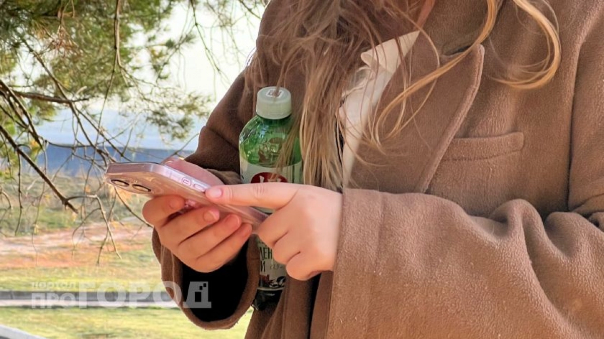 17-летнюю девушку из Дзержинска месяцами уговаривали получить подработку, которая сделала ее преступницей
