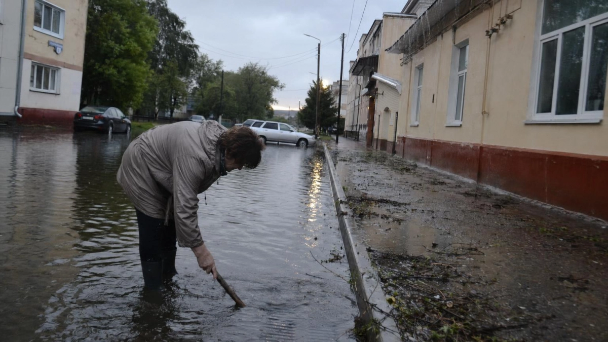 На Нижегородскую область обрушатся сильный ливень и ветер
