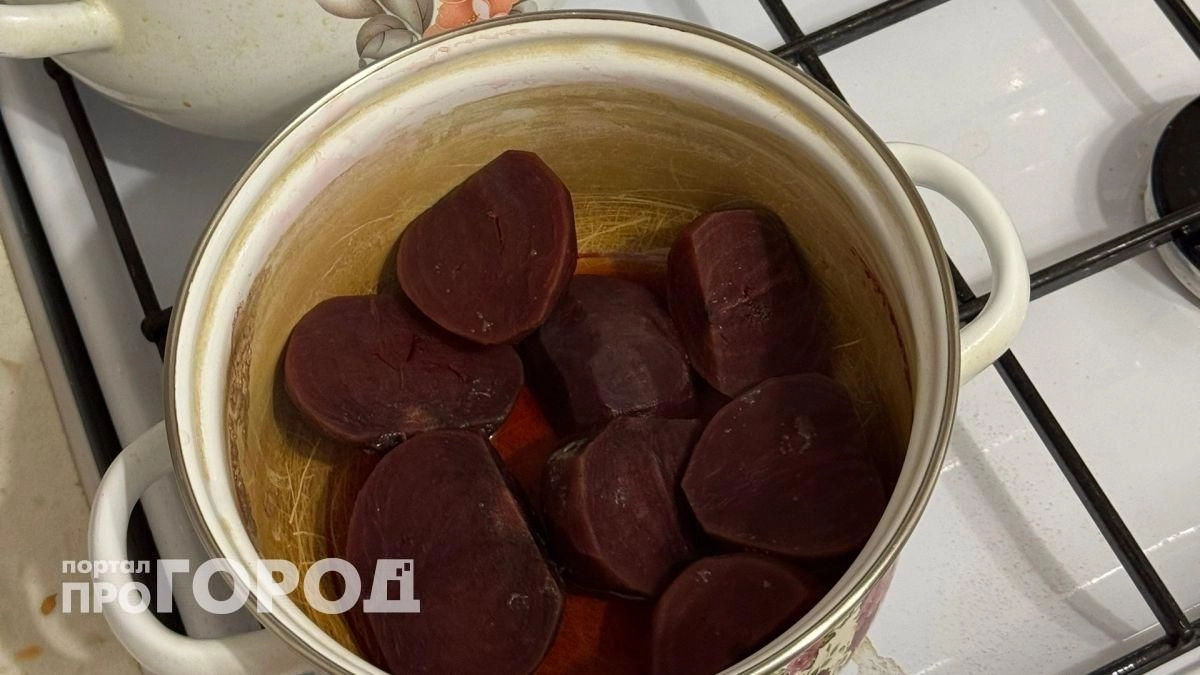 Больше не трачу два часа на варку свеклы: делюсь своим способом приготовления за 30 минут без запаха