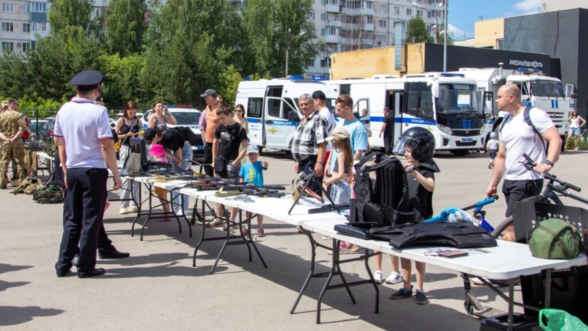 «Один день с полицией России» прошёл в Дзержинске у «Утиного озера»
