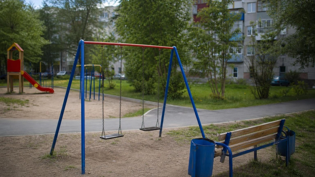 В Дзержинске хотят построить большую детскую площадку на зарплаты депутатов