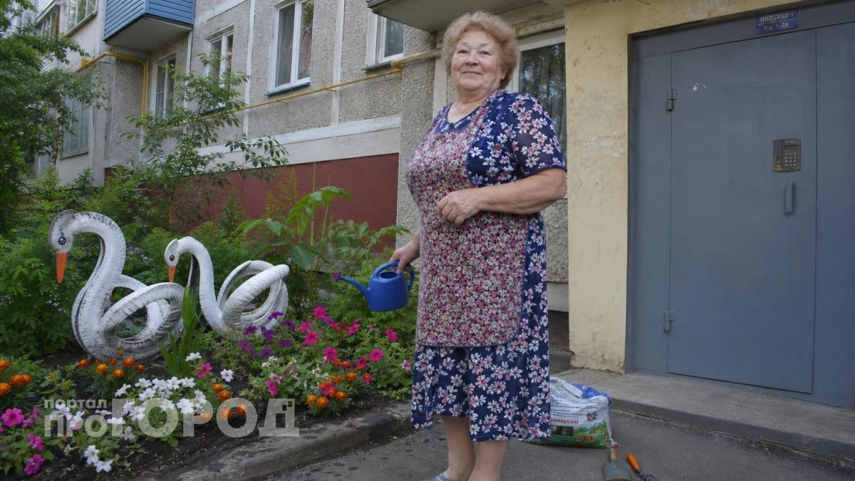 В Дзержинске запретили клумбы из шин и мусор у магазинов