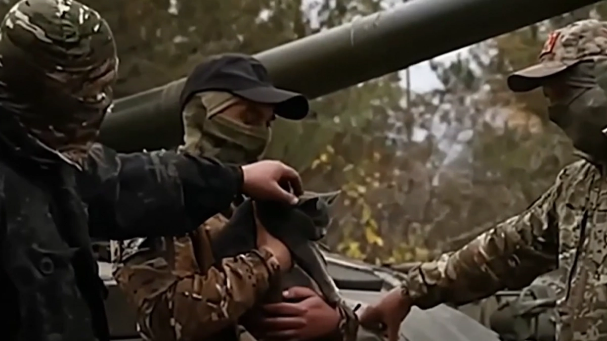 Дзержинец вернулся из зоны СВО с фронтовой любовью и "боевым" котенком