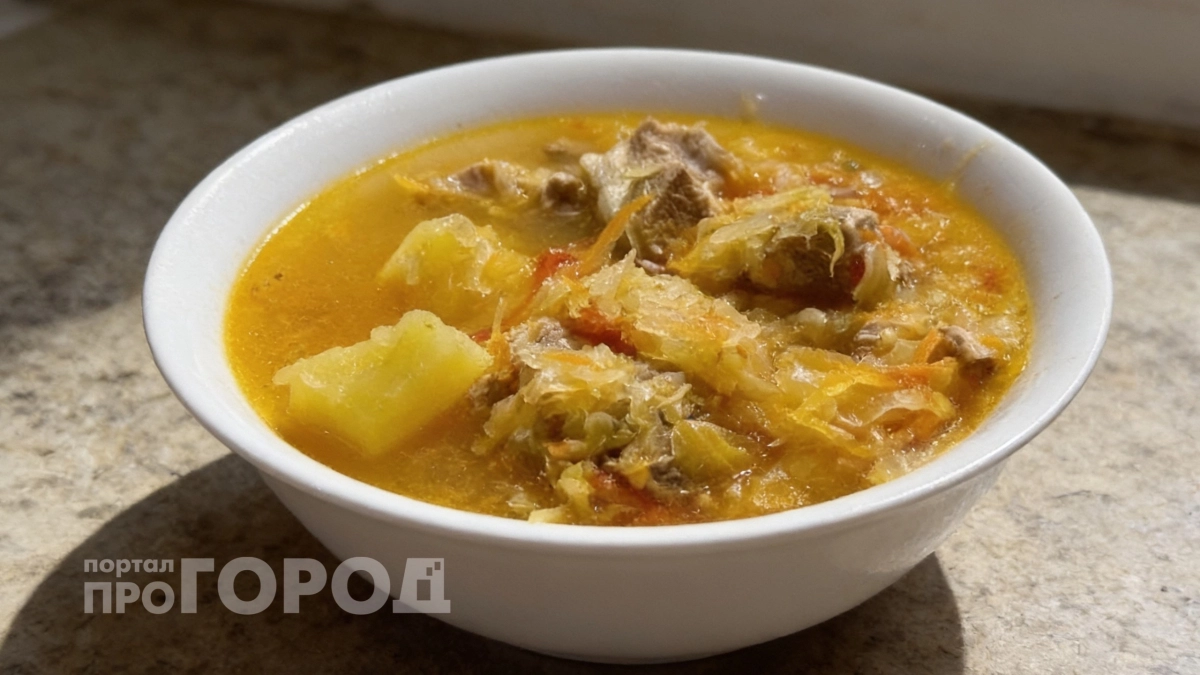 Хватит спорить о порядке закладки продуктов в щи: шеф-повар объяснил, что должно быть в кастрюле первым