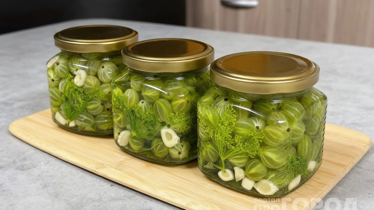 К мясу и праздничным закускам лучше не придумать: маринованный крыжовник покоряет с первой ягоды