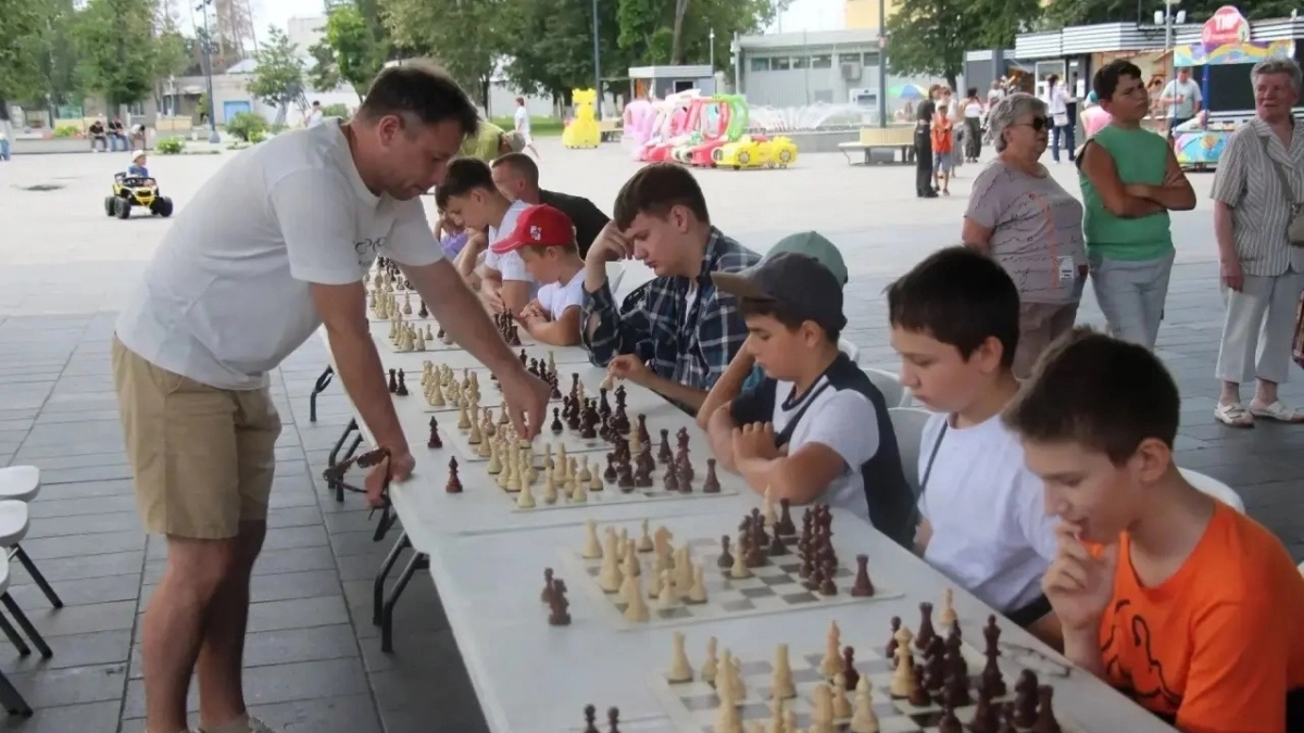 В Центральном парке Дзержинска состоялся городской шахматный фестиваль