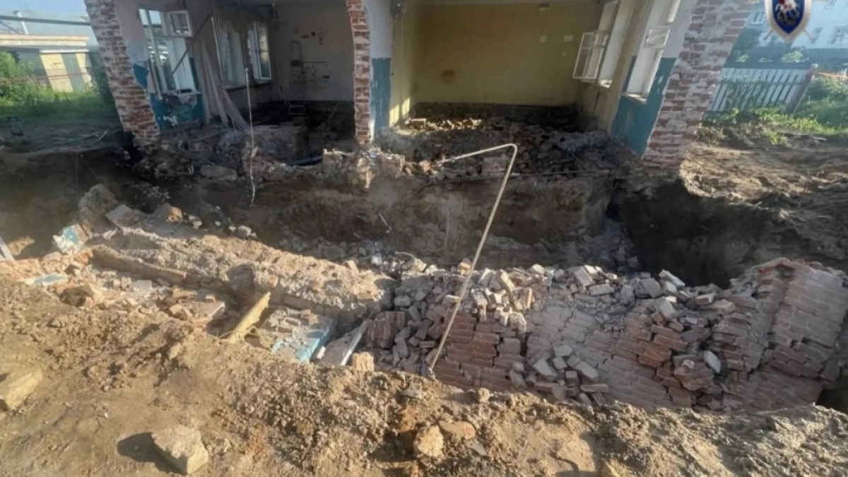 Рабочий погиб при обрушении стены жилого дома в Нижегородской области