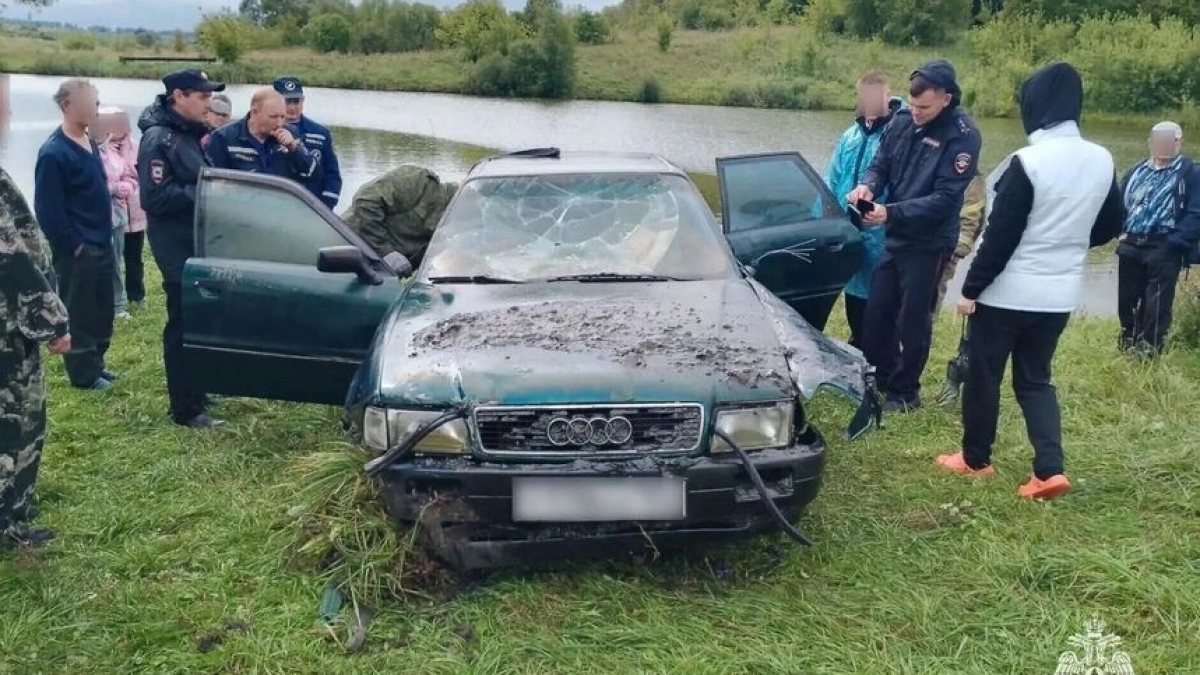 В Нижегородской области в пруду нашли автомобиль с телом водителя