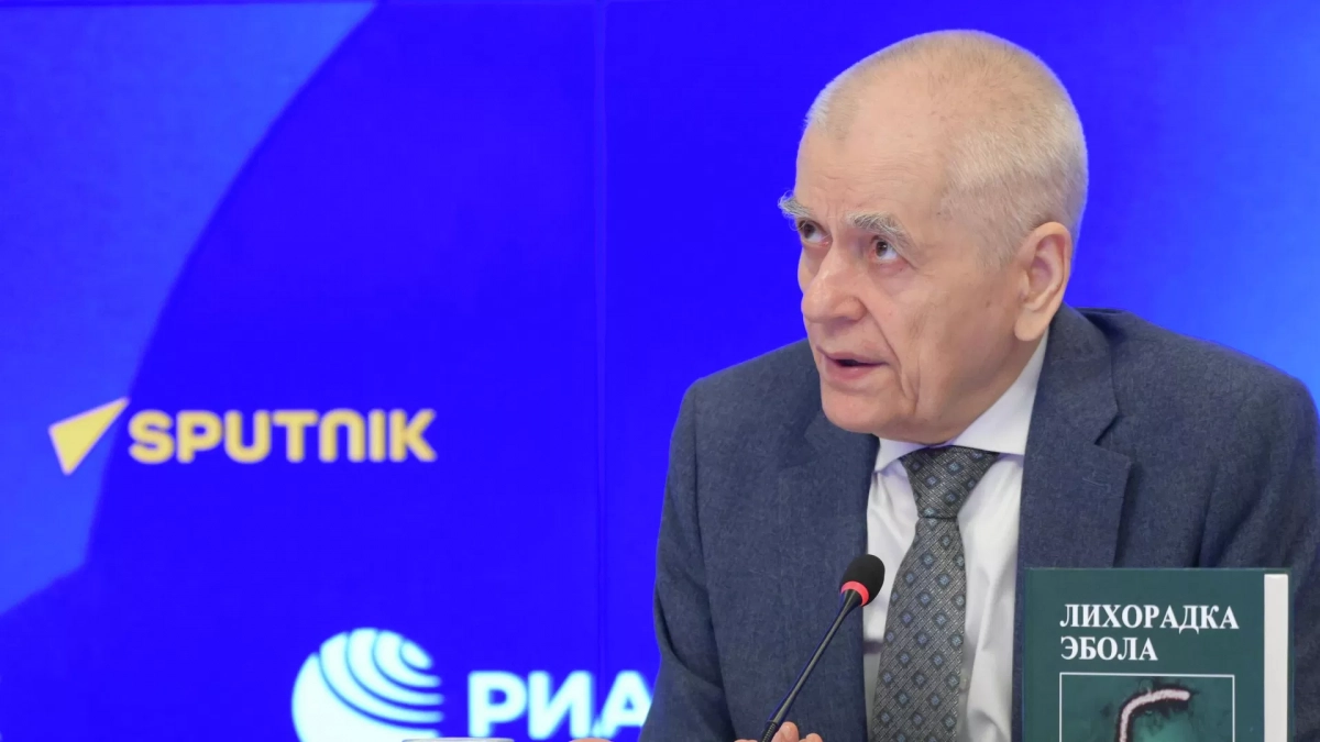 Онищенко напомнил о рисках фастфуда для режима питания россиян