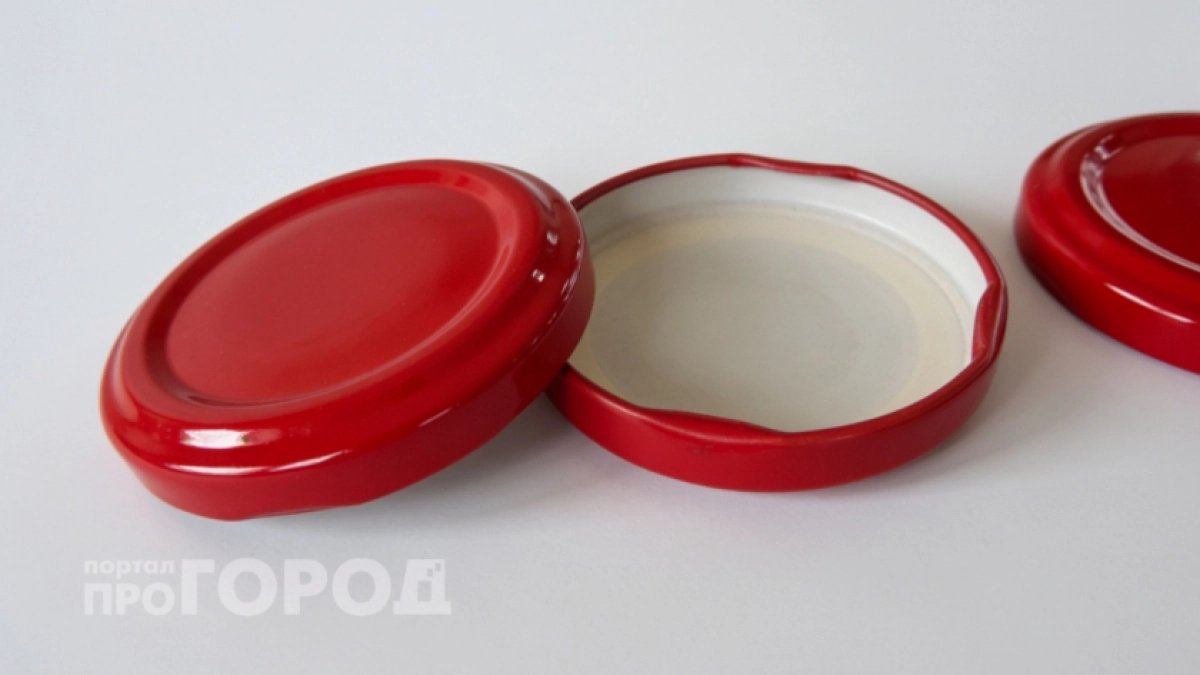 Хватит отправлять винтовые крышки в мусорку: показываю пять простых лайфхаков для порядка на кухне