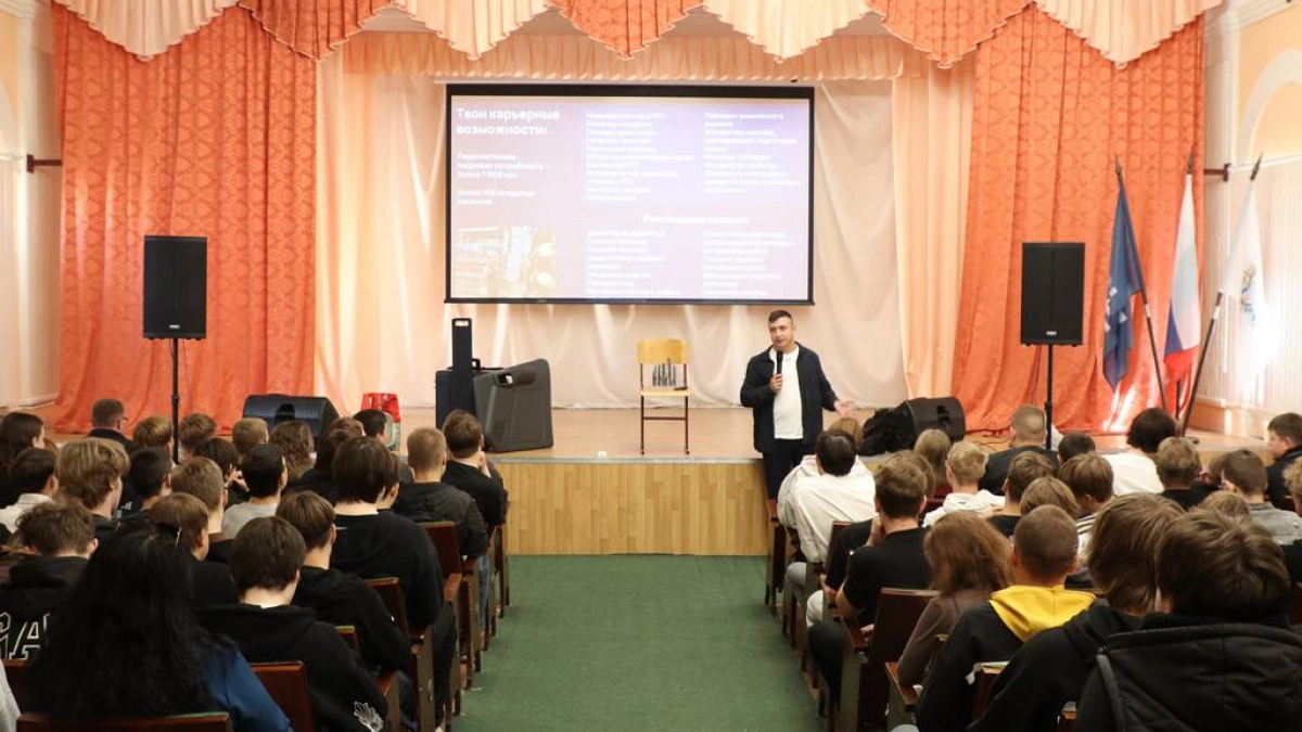 Более 150 дзержинских студентов пригласили на работу на заводы ОЭЗ Кулибин