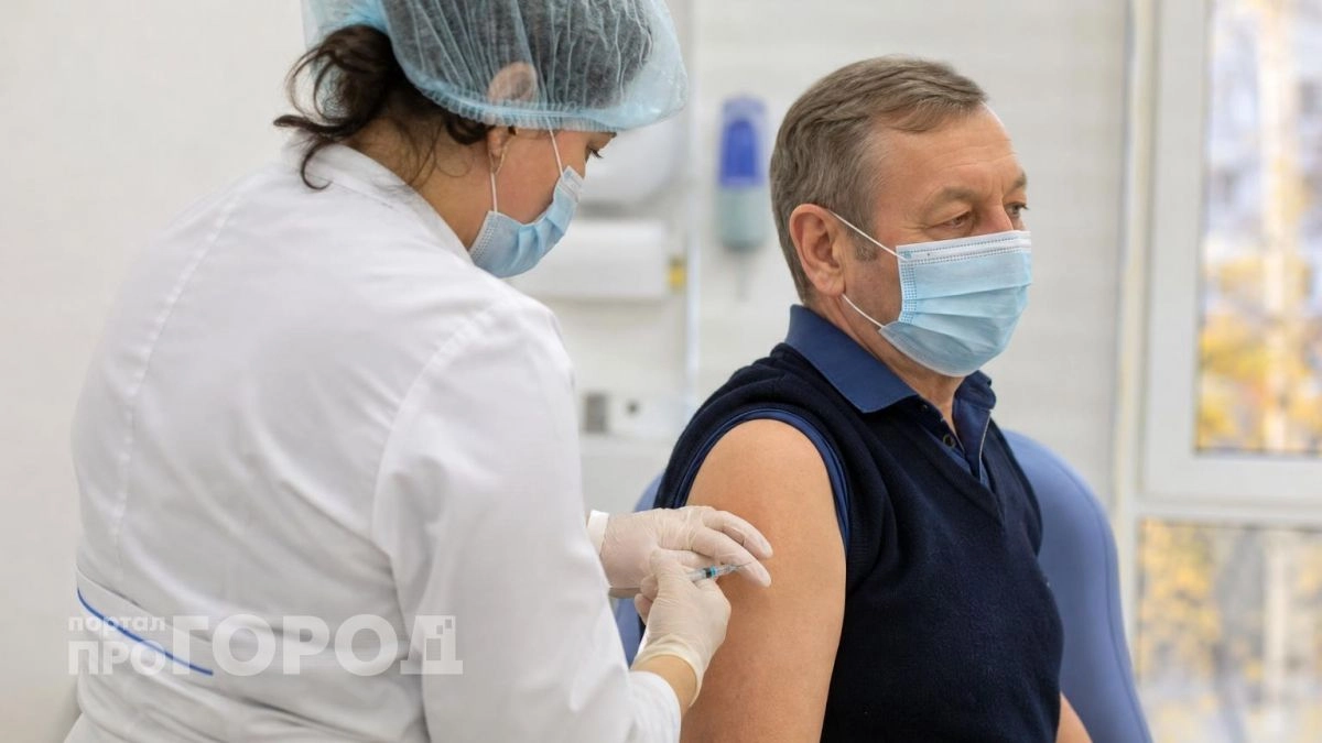 Из-за всплеска ОРВИ в медучреждениях Нижегородской области вернули маски