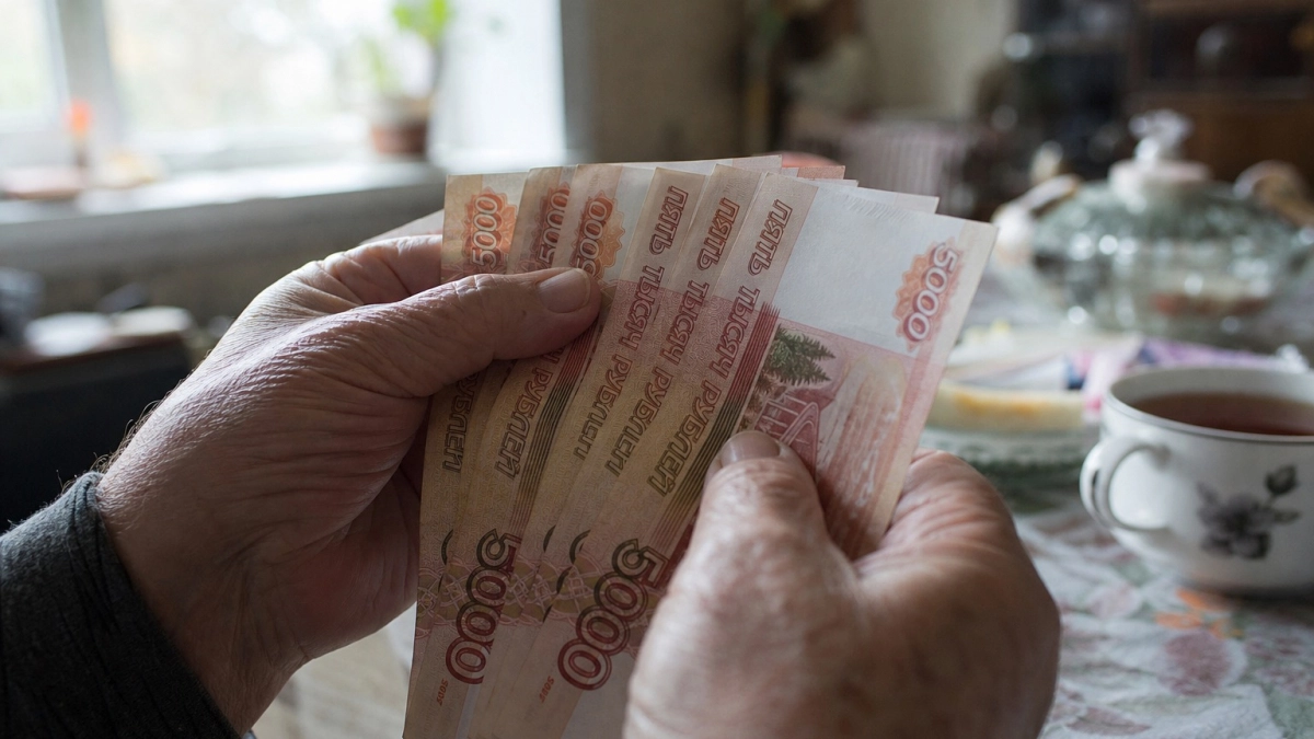 С февраля в России проиндексируют более 40 выплат, пенсии вырастут дважды