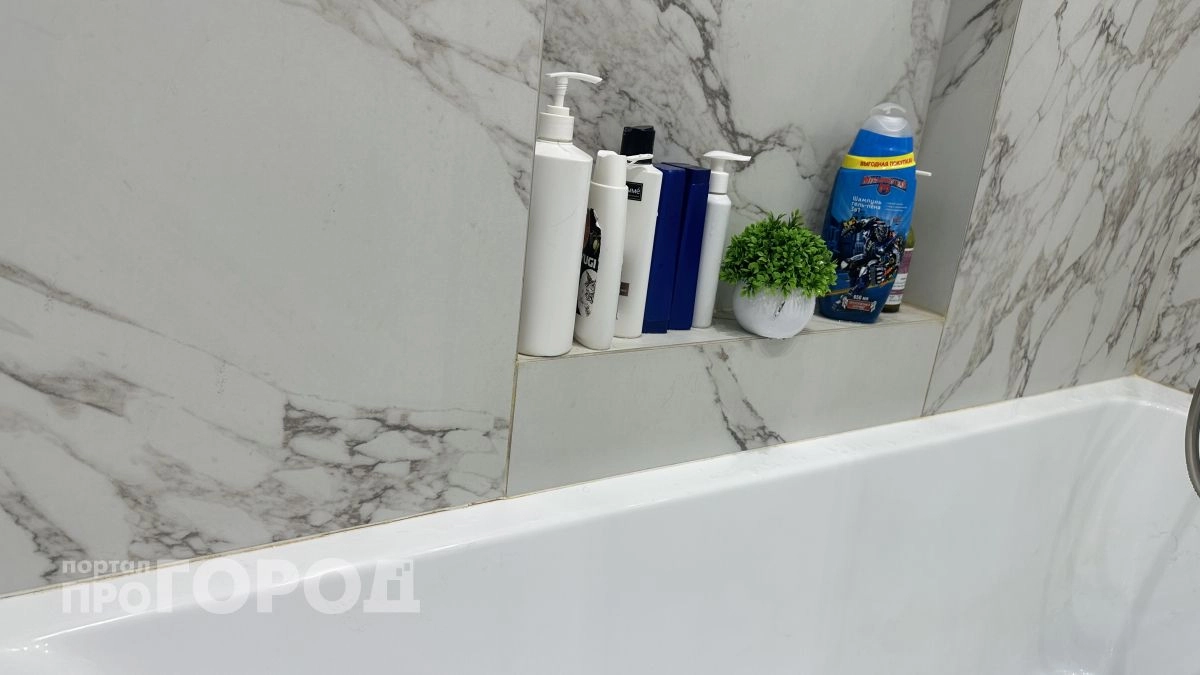 Забудьте про покупную бытовую химию: плесень в ванной уходит за считанные минуты после этого простого состава